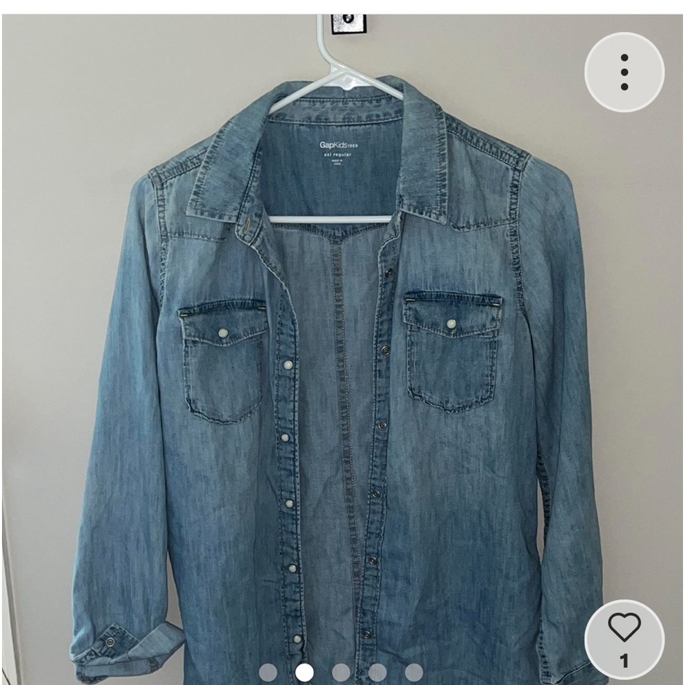Button down - Picture 2 of 5